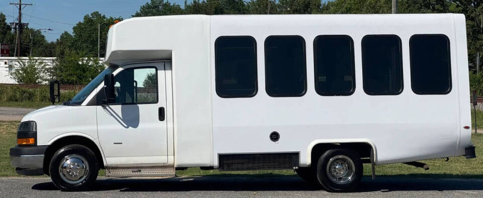 gmc savana cutaway 2023 1GD37SB77P1102555 image gmc savana cutaway 2023 1GD37SB77P1102555 image